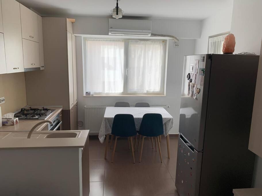 Lovely Bacau 1 Bedroom Apartment Exterior foto